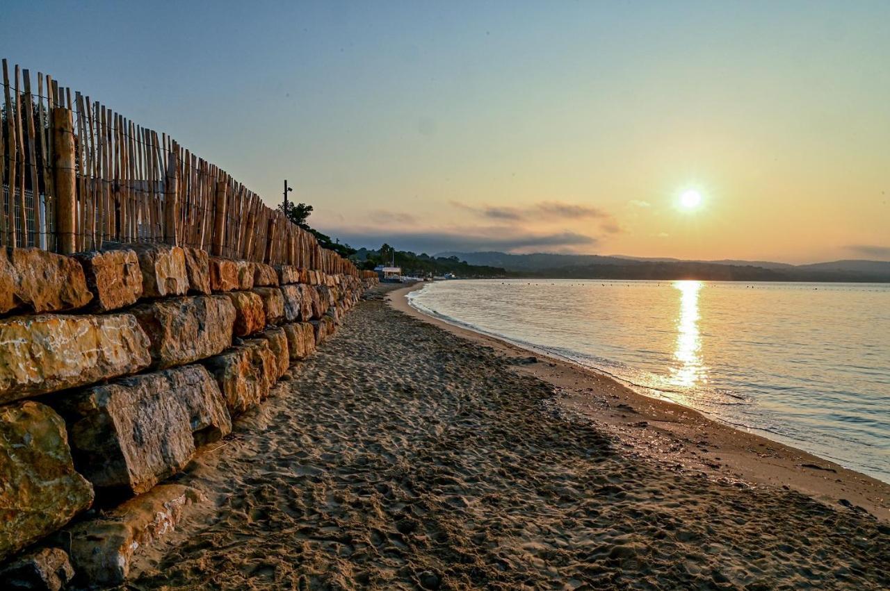 Hôtel Rivazur Cavalaire-sur-Mer Buitenkant foto